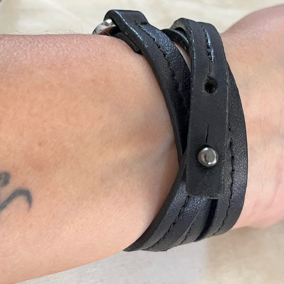 Tory Burch Triple Wrap Leather and Crystal bracelet - Picture 6 of 11